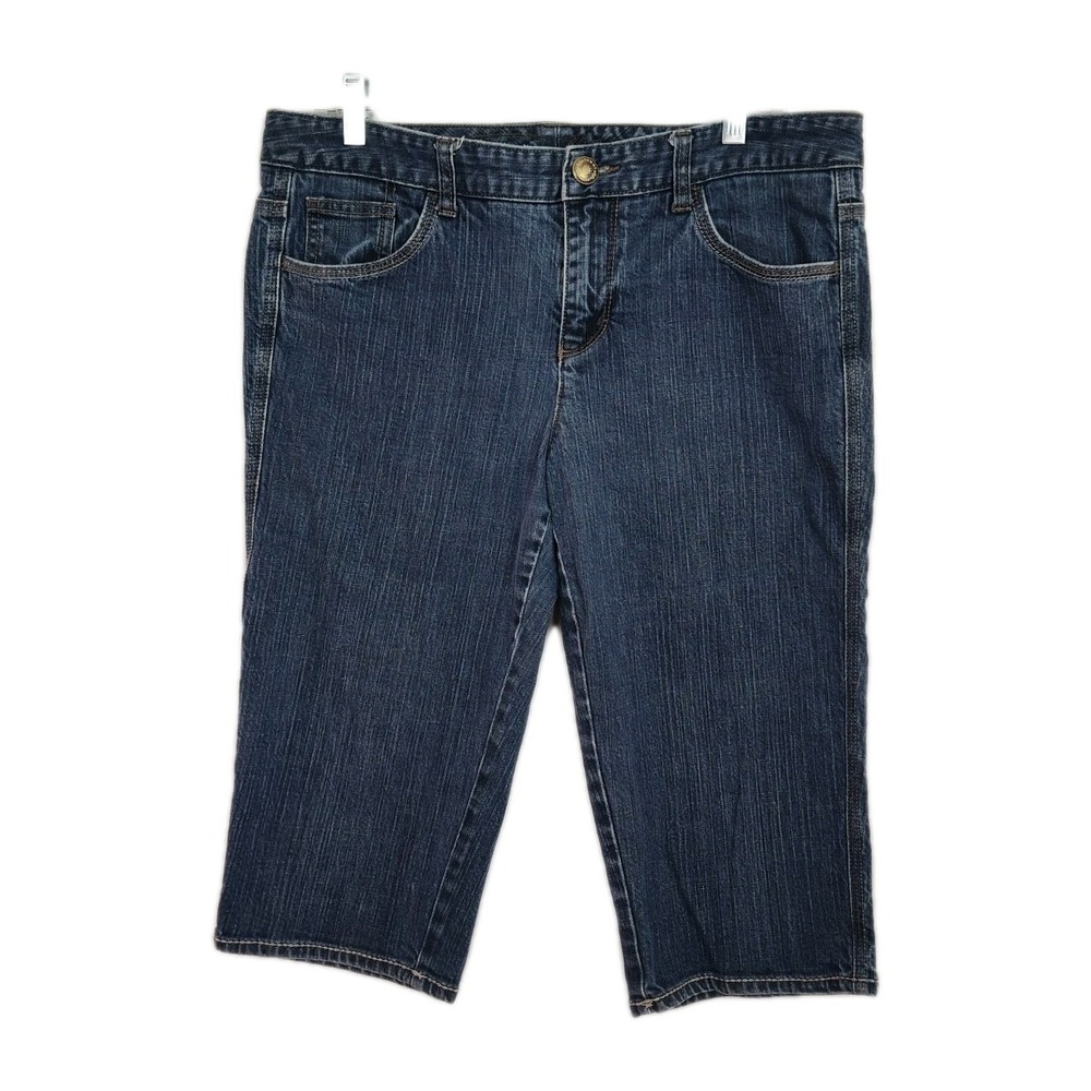 Tommy Hilfiger Denim Capri Jeans Women's Size 12 Medium Wash Blue 17" Inseam - Picture 1 of 8
